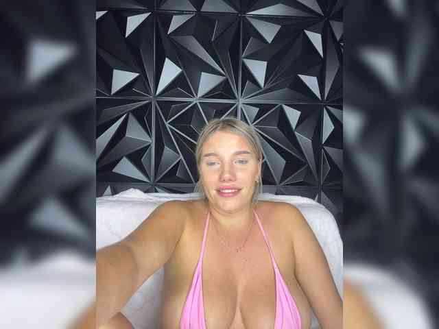 LYALYAtop webcam
