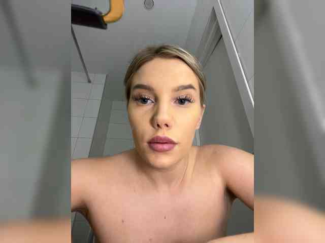 LYALYAtop webcam