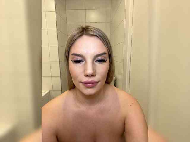 LYALYAtop webcam