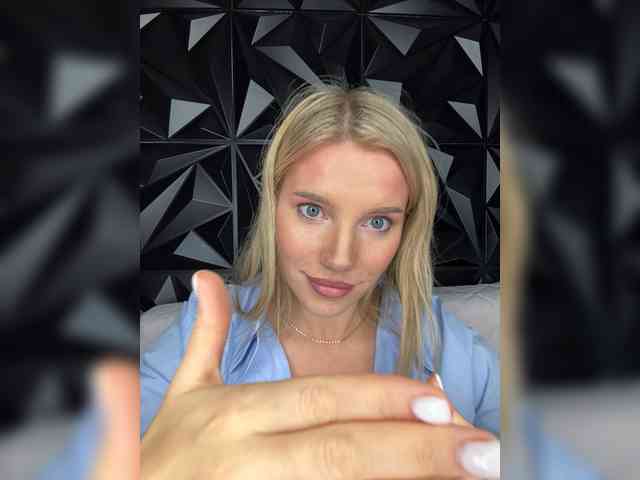 LYALYAtop webcam