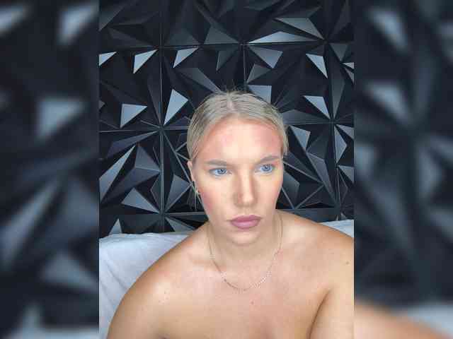 LYALYAtop webcam