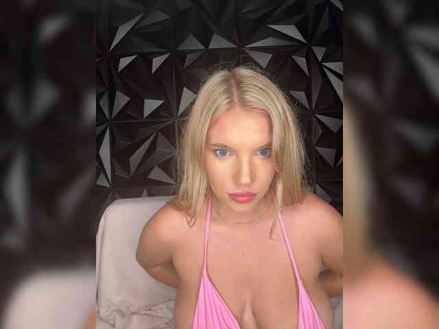 LYALYAtop webcam