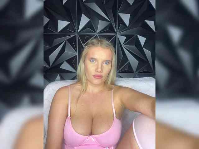 LYLAtop Sex Cam Show