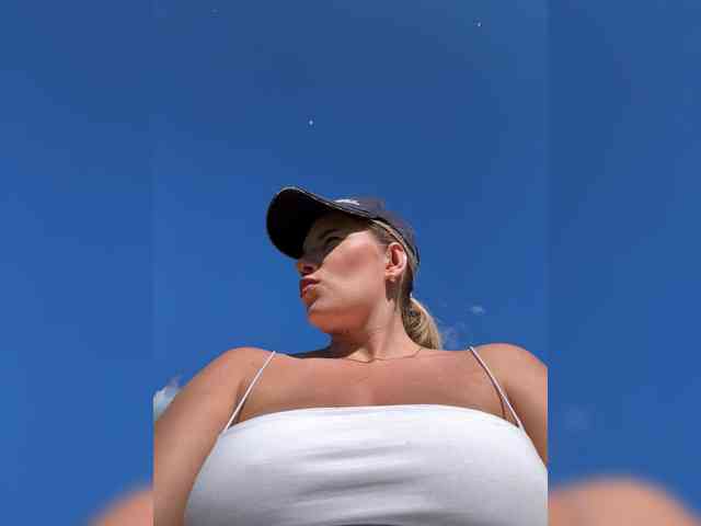 LYALYAtop webcam