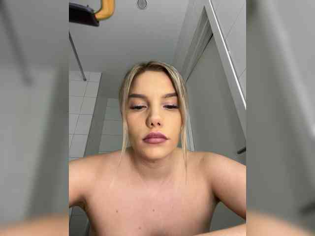 LYALYAtop webcam