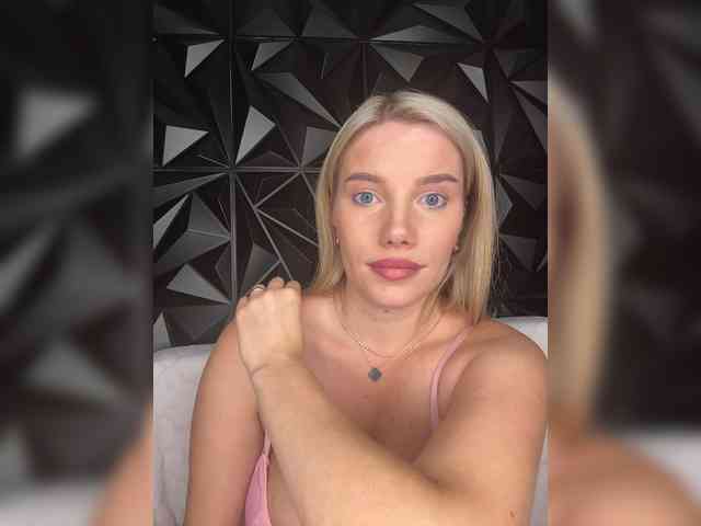 LYALYAtop webcam