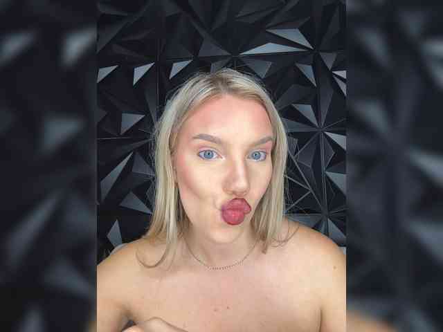 LYALYAtop webcam