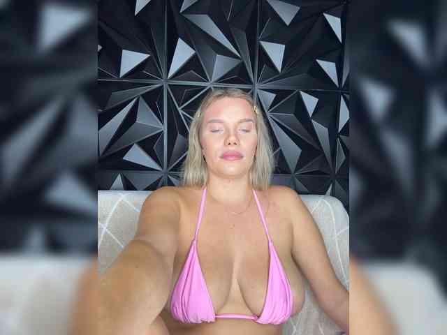 LYALYAtop webcam