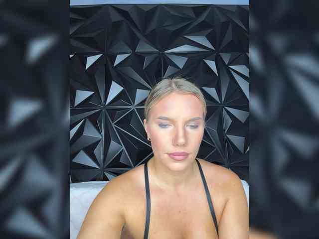 LYALYAtop webcam