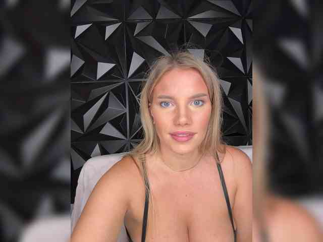 LYALYAtop webcam