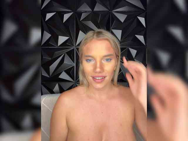 LYALYAtop webcam
