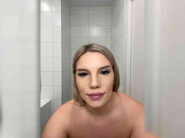 LYALYAtop webcam