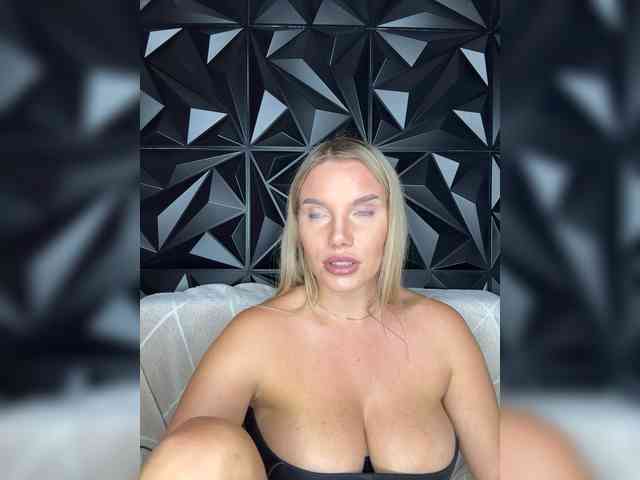 LYALYAtop webcam