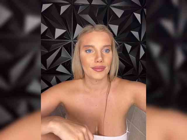 LYALYAtop webcam