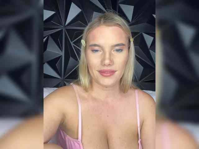 LYALYAtop webcam