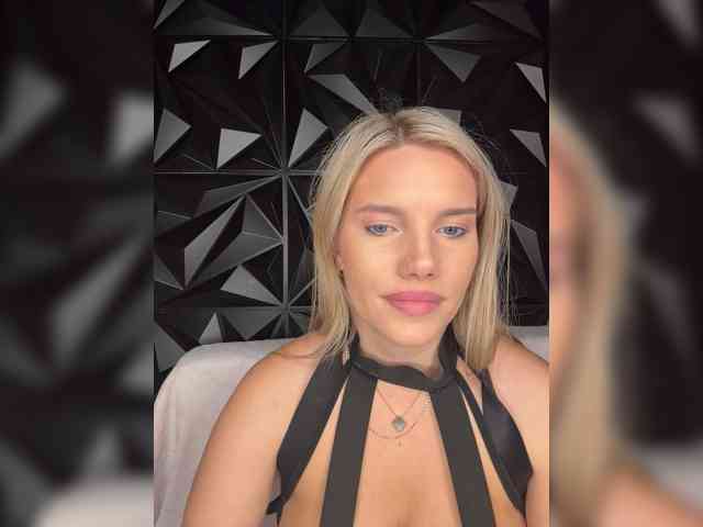 LYALYAtop webcam