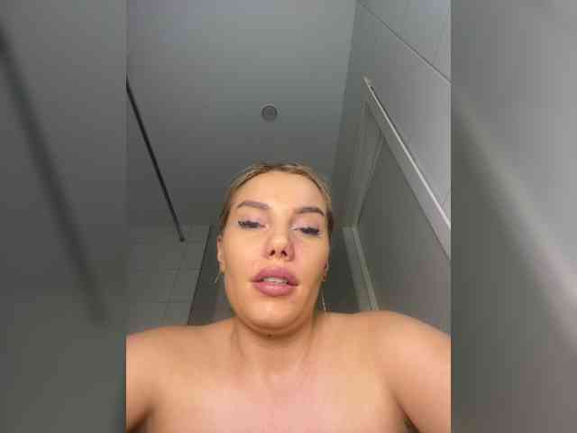 LYALYAtop webcam