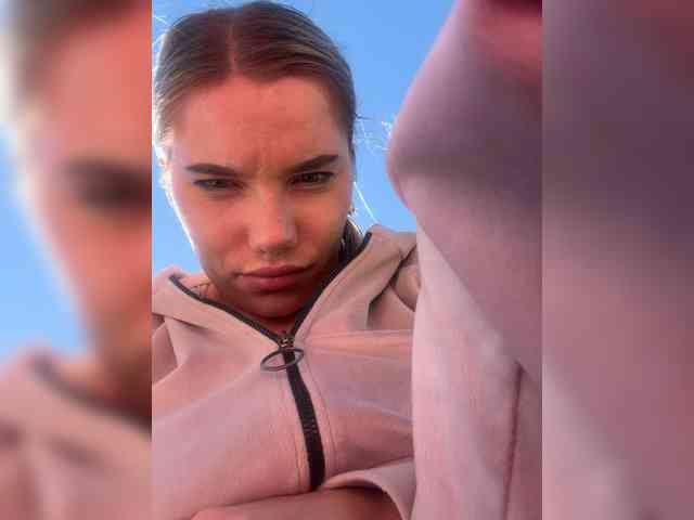 LYALYAtop webcam