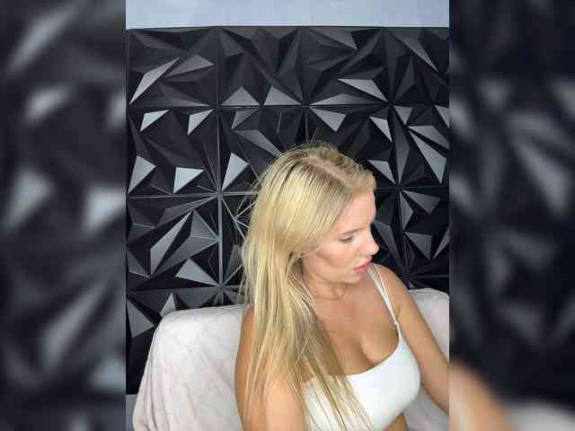 LYALYAtop webcam
