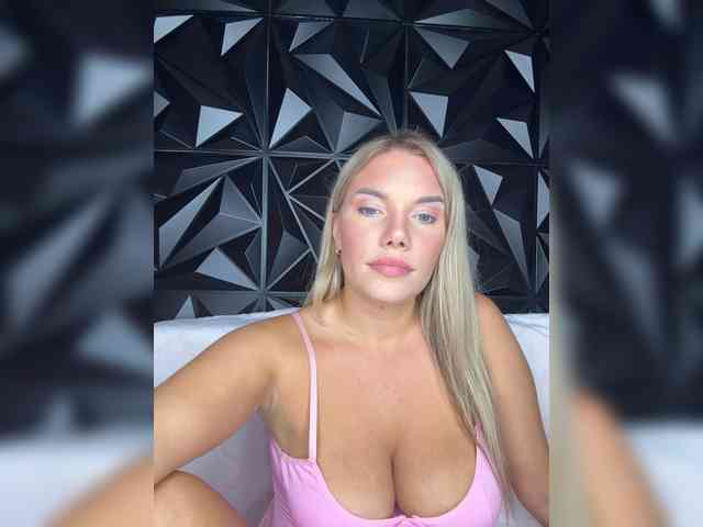 LYALYAtop webcam
