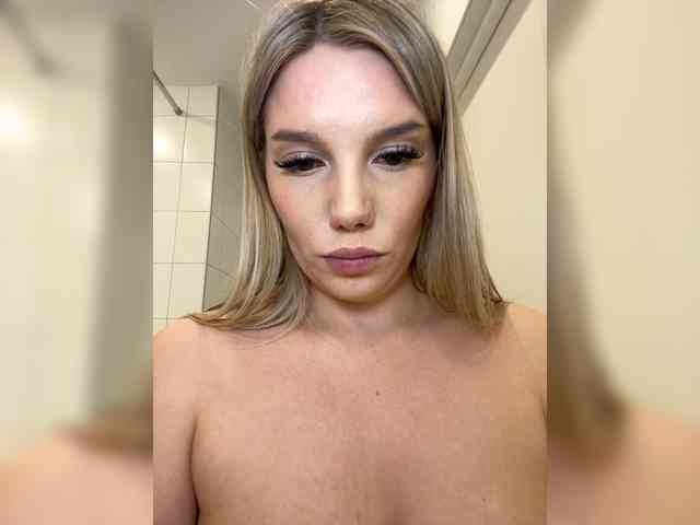 LYALYAtop webcam