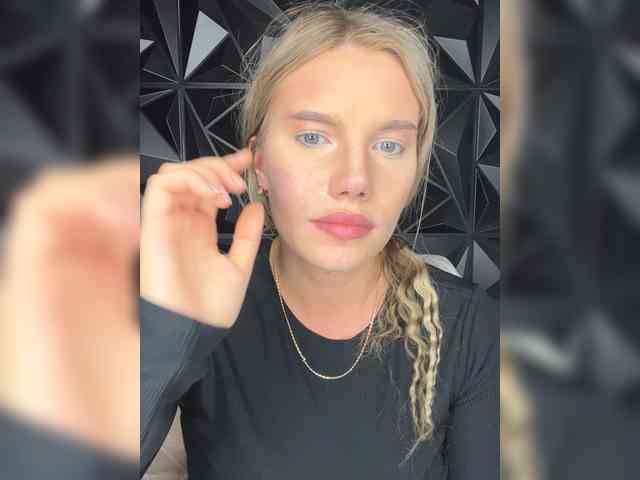 LYALYAtop webcam