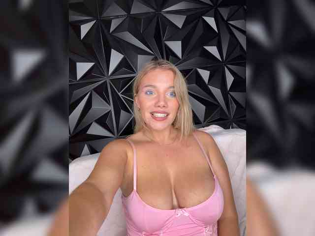 LYALYAtop webcam