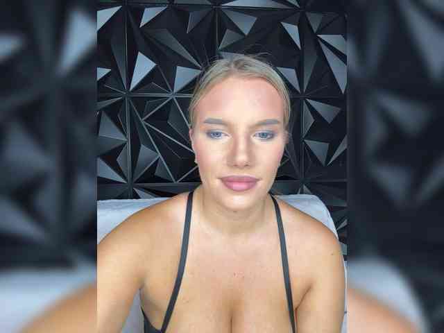 LYALYAtop webcam