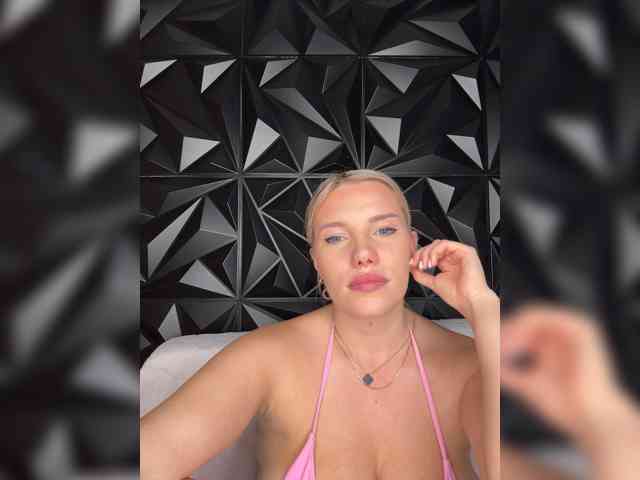LYALYAtop webcam