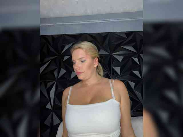 LYALYAtop webcam