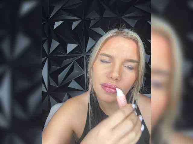 LYALYAtop