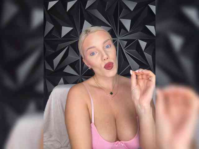 LYALYAtop webcam