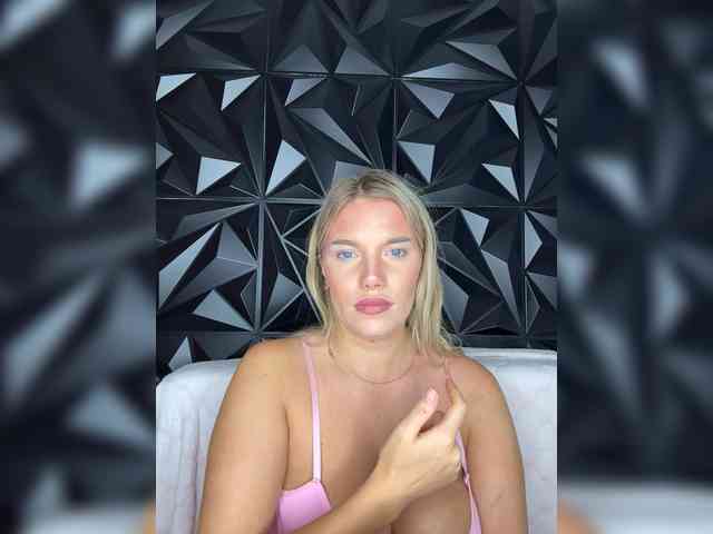 LYALYAtop webcam
