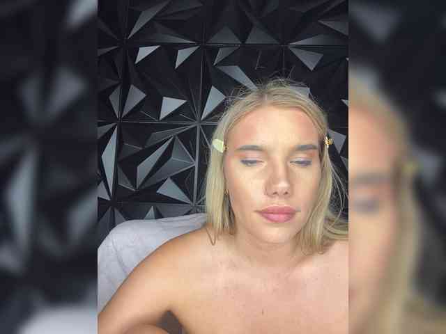 LYALYAtop webcam