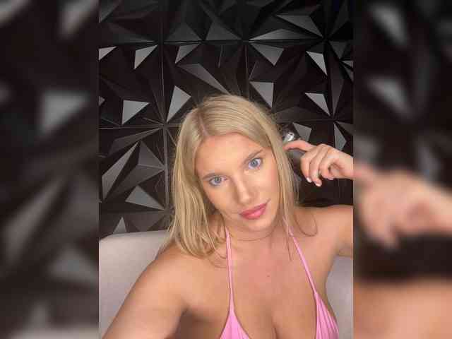 LYALYAtop webcam