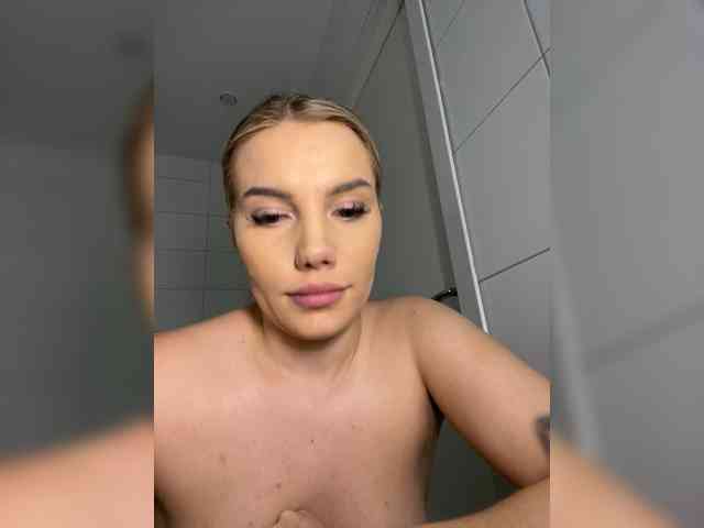LYALYAtop webcam