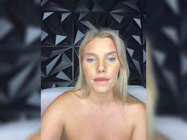 LYALYAtop webcam