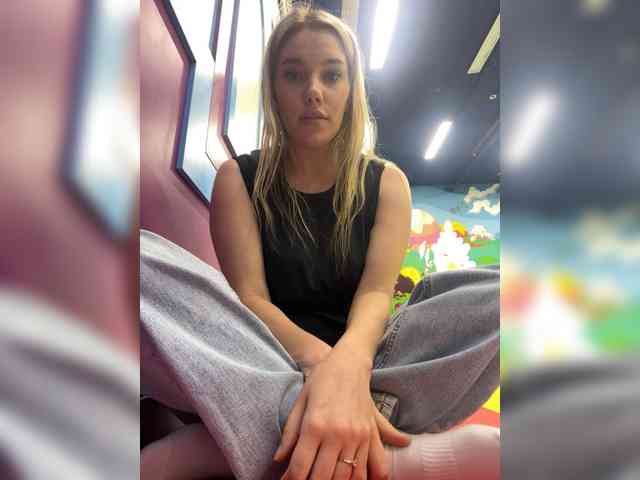 LYALYAtop webcam