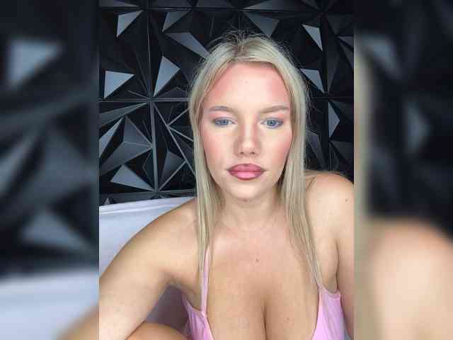 LYALYAtop webcam