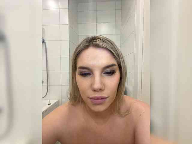 LYALYAtop webcam