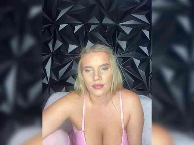 LYLAtop Sex Cam Show