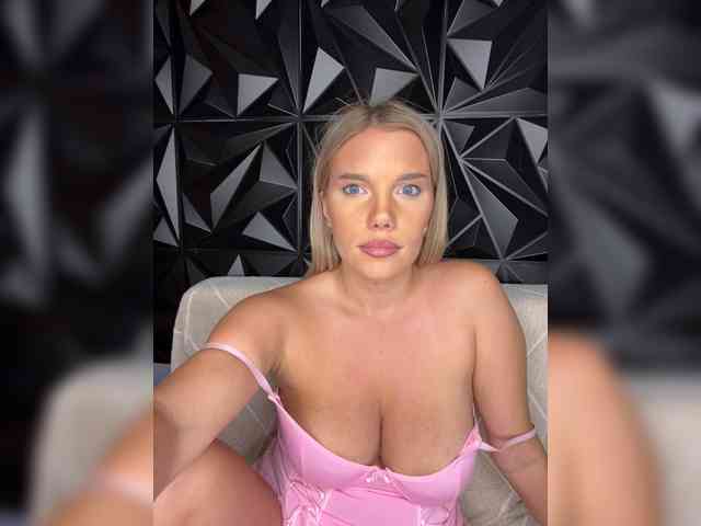 LYALYAtop webcam