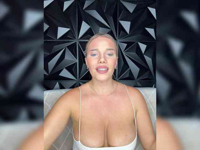 LYALYAtop webcam