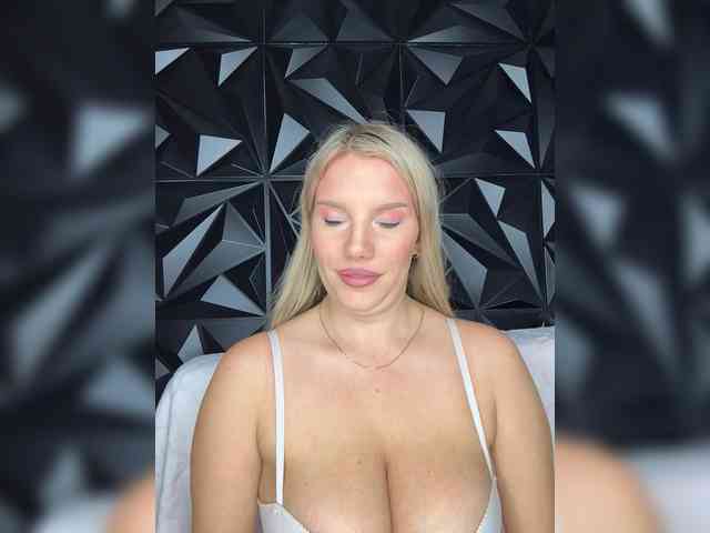 LYALYAtop webcam