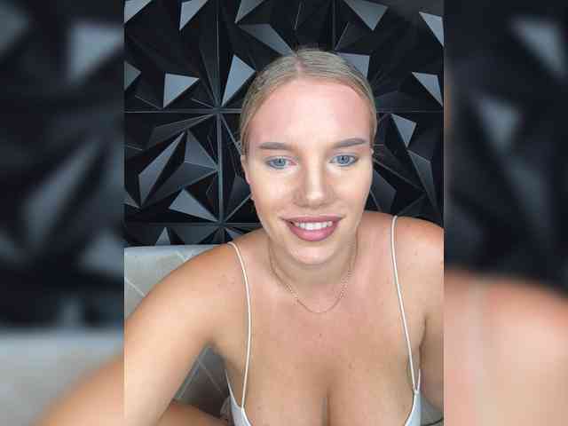 LYALYAtop webcam