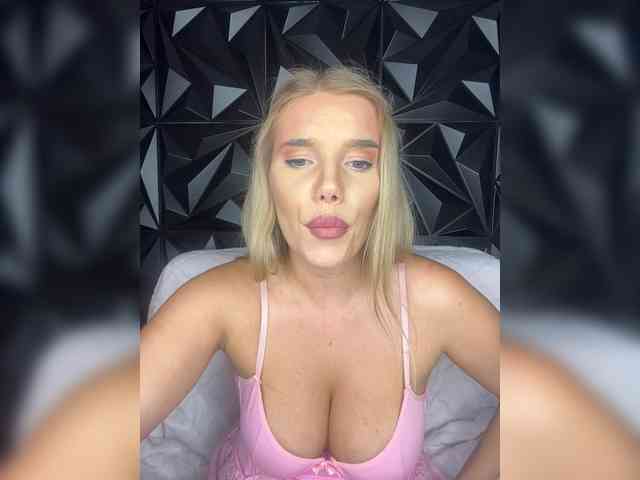 LYLAtop Sex Cam Show
