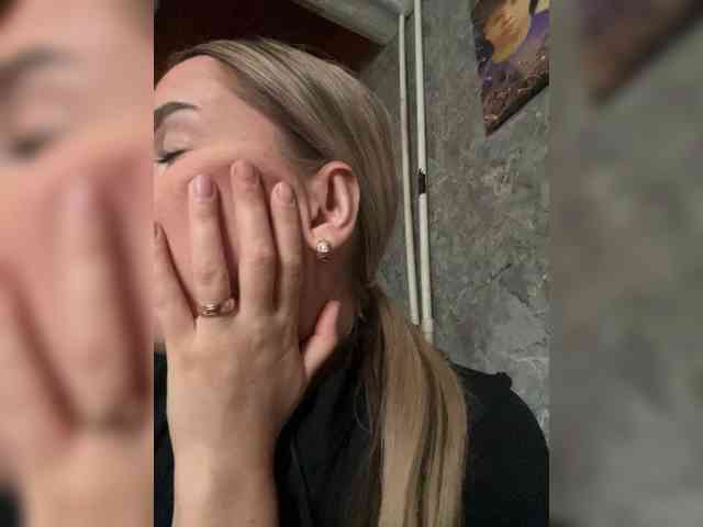 LYALYAtop webcam