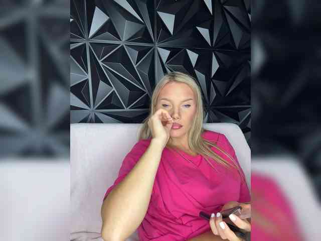 LYALYAtop webcam