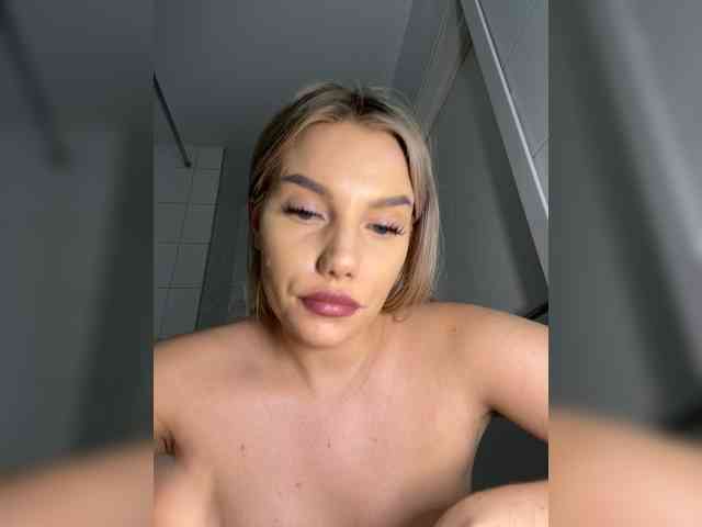 LYALYAtop webcam