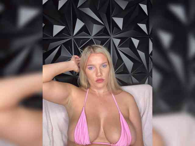 LYALYAtop webcam